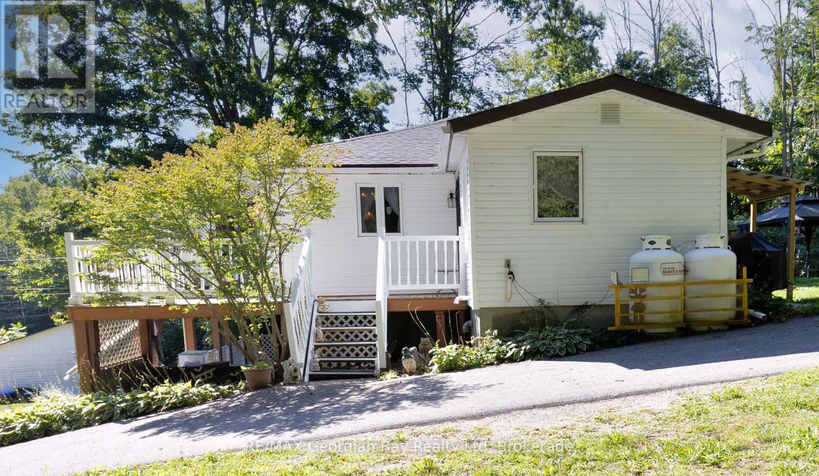 426 DAVID AVENUE — Tay (Port McNicoll), Ontario - Photo 3 of 43