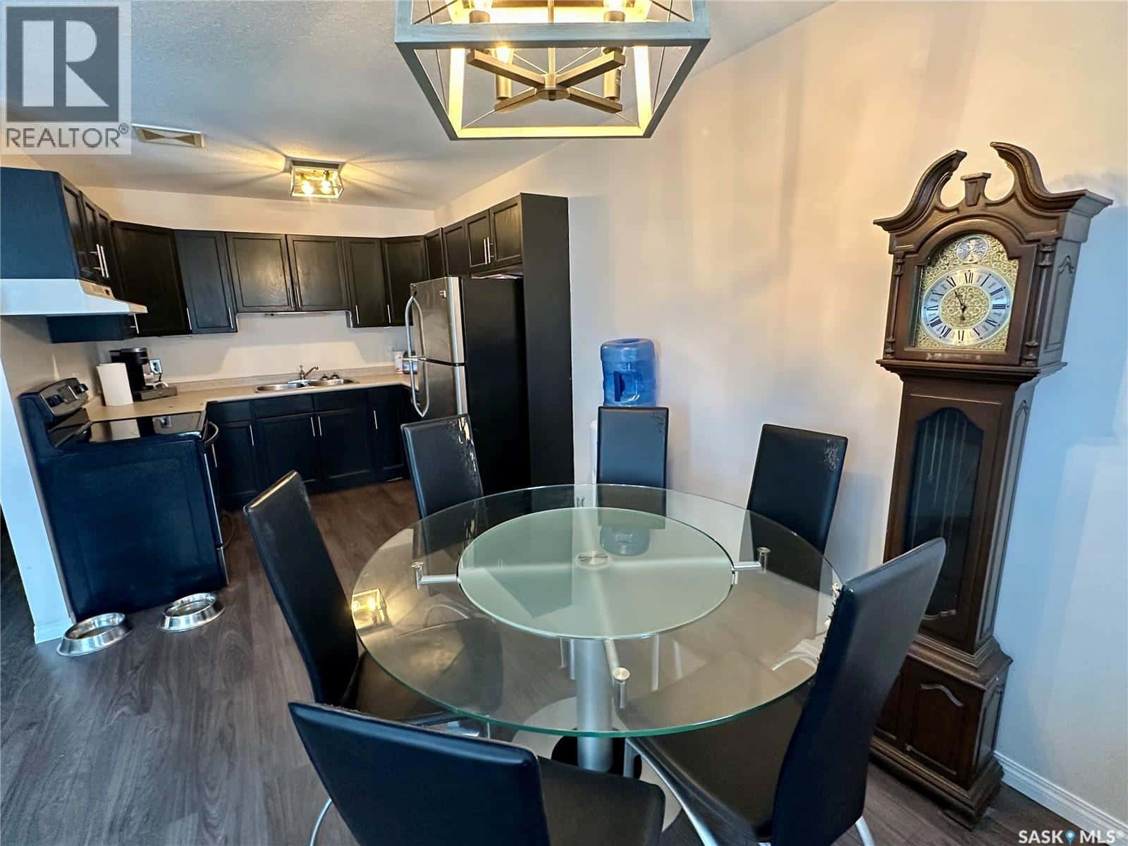 223 Lochrie CRESCENT — Saskatoon, Saskatchewan - Photo 4 of 26