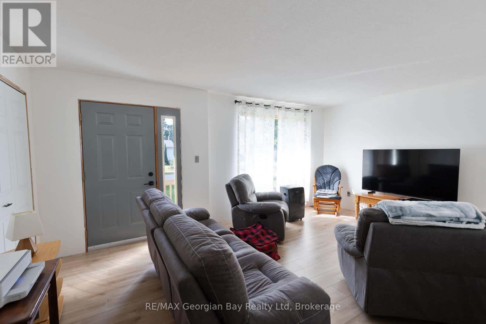 144 GEORGE STREET — Tay (Victoria Harbour), Ontario - Photo 4 of 38