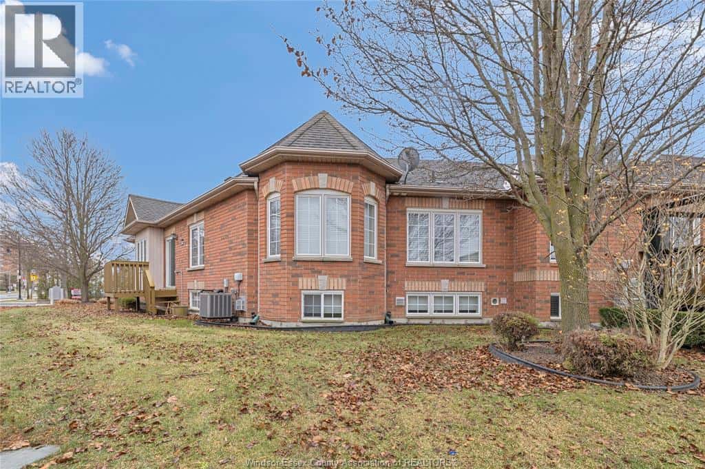 Leamington — Leamington - Photo 2 of 41