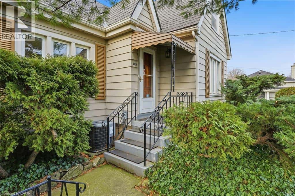 Hamilton — Hamilton - Photo 5 of 46