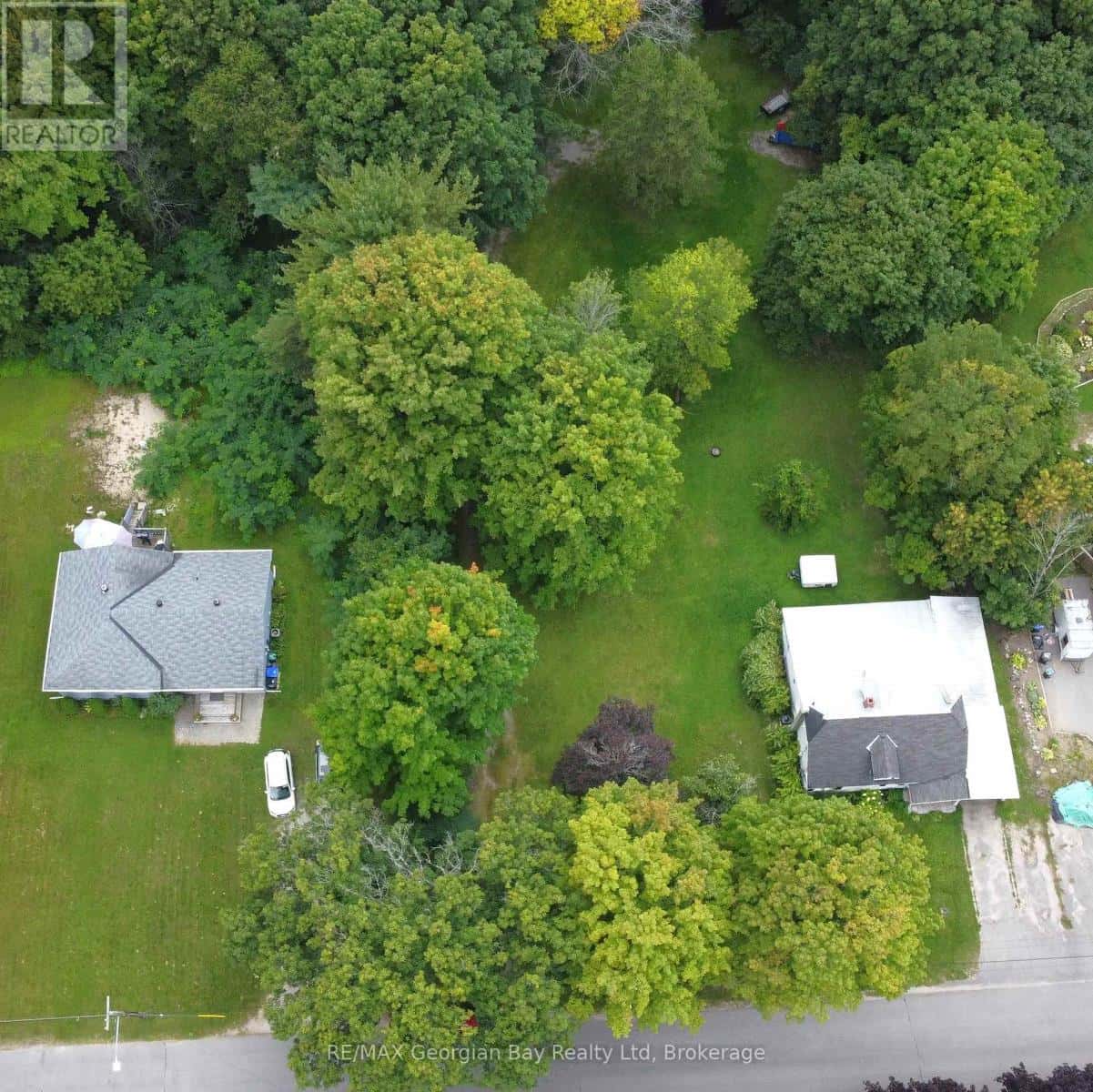 284 CHURCH STREET — Penetanguishene, Ontario - Photo 2 of 11