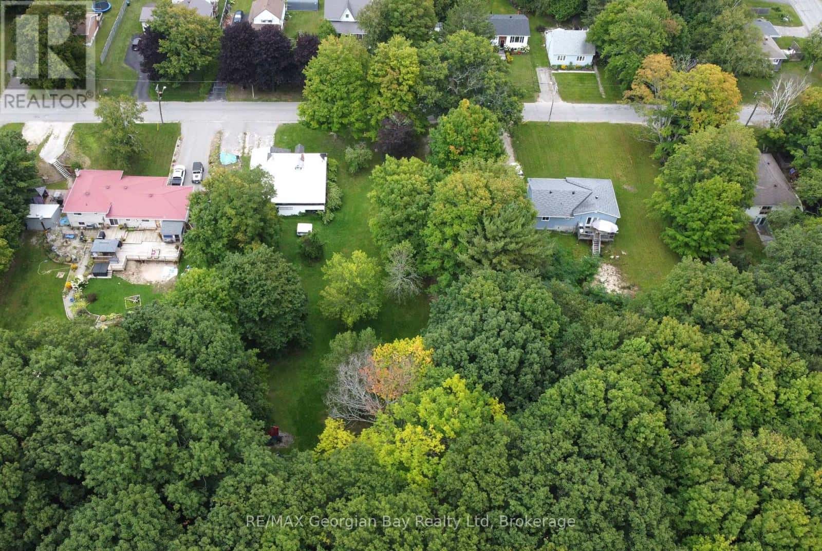 284 CHURCH STREET — Penetanguishene, Ontario - Photo 5 of 11