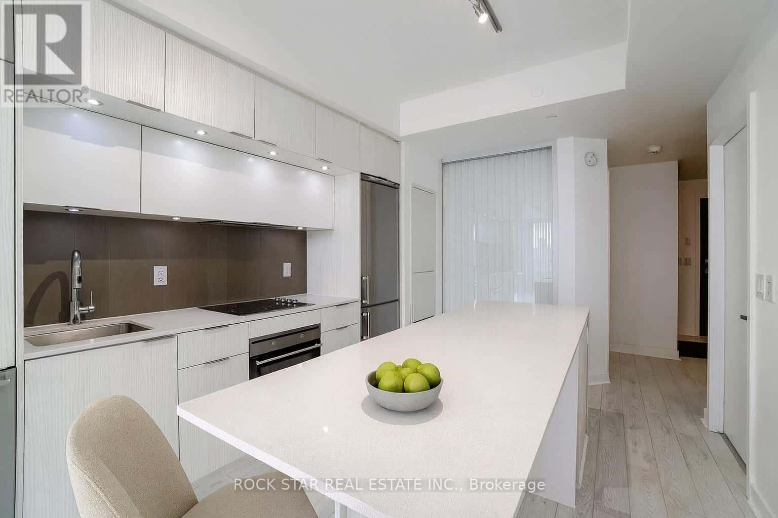 Toronto (Regent Park) — Toronto (Regent Park) - Photo 2 of 15