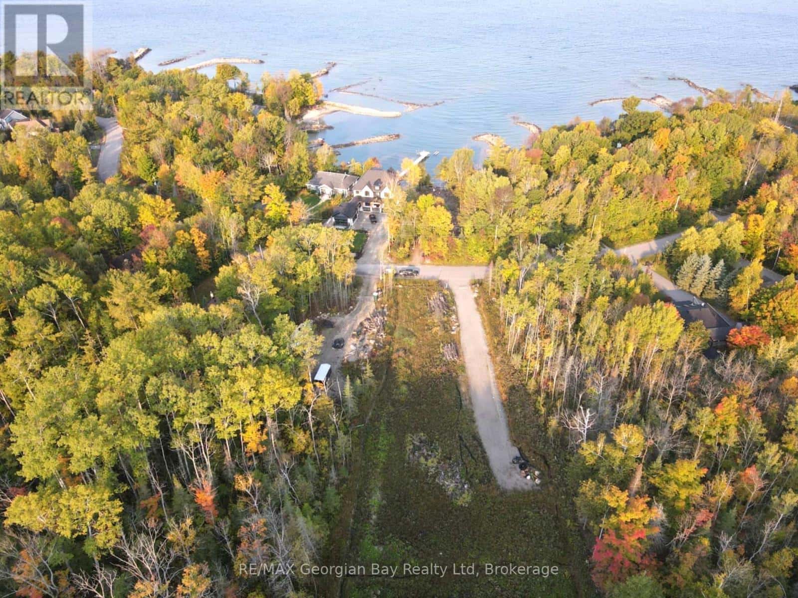 465 SILVER BIRCH DRIVE — Tiny, Ontario - Photo 2 of 9