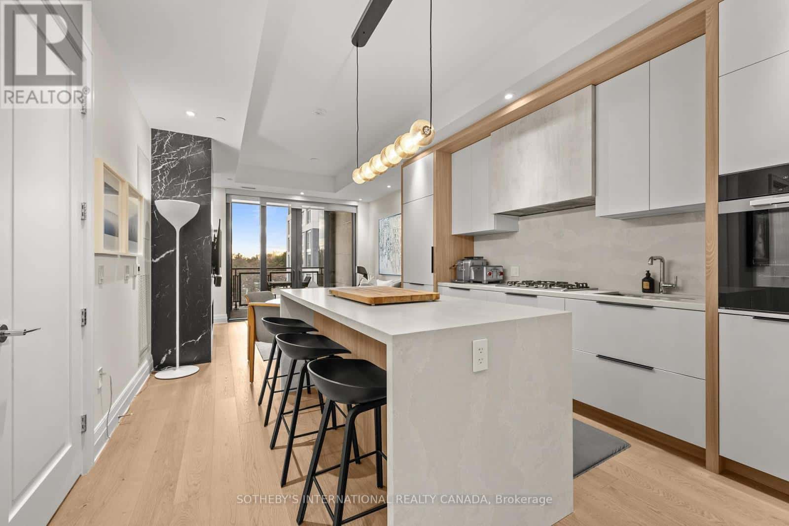 510 - 2 FOREST HILL ROAD — Toronto (Casa Loma) - Photo 3 of 31