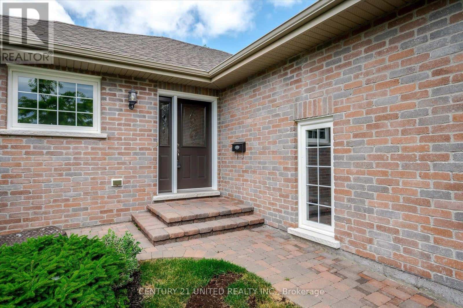 194 - 301 CARNEGIE AVENUE — Peterborough (Northcrest Ward 5), Ontario - Photo 4 of 43