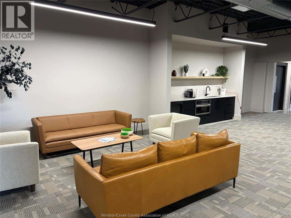 12021 TECUMSEH Unit# UPPER OFFICE — Tecumseh - Photo 5 of 9