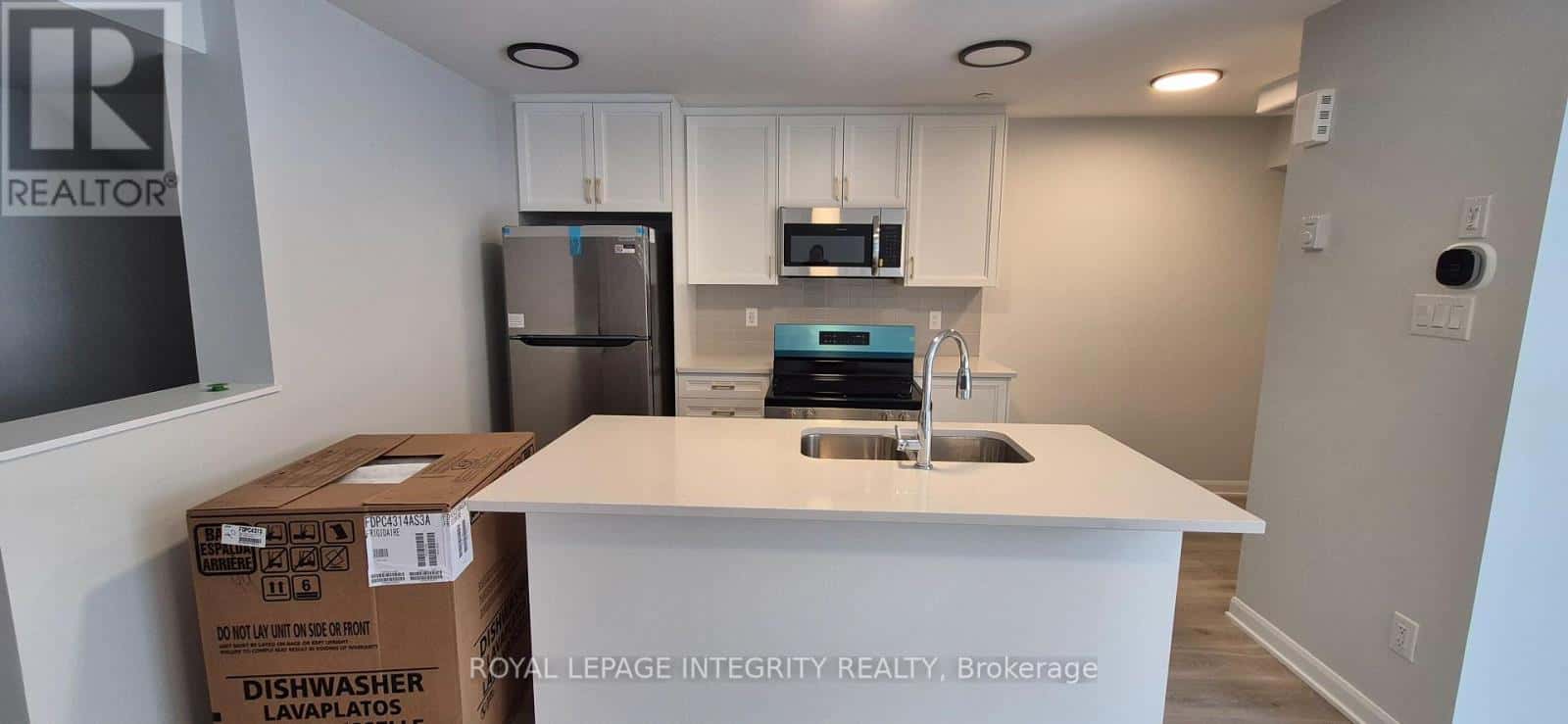 9 - 401 GLENROY GILBERT DRIVE — Ottawa - Photo 4 of 17