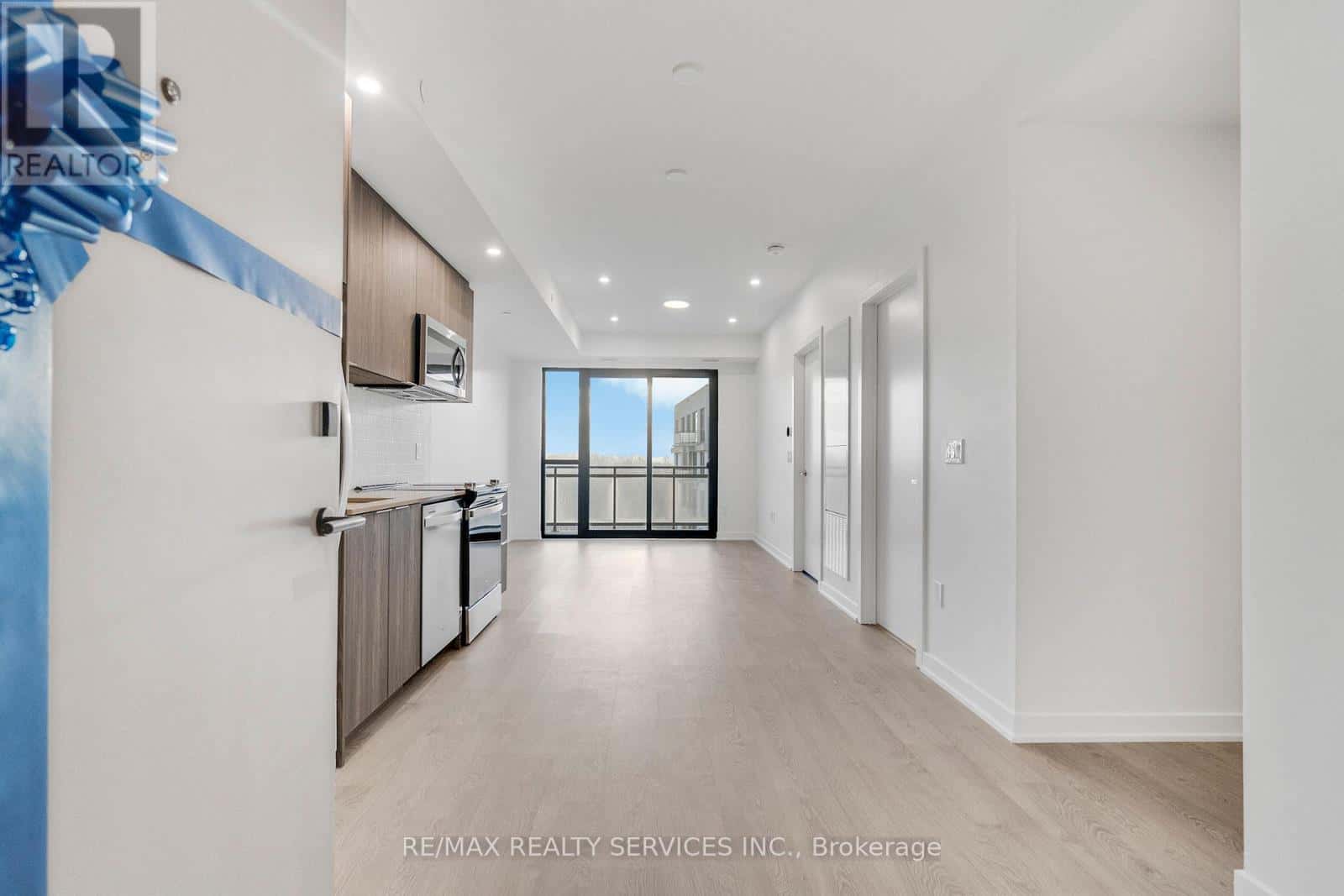 Milton (CB Cobban) — Milton (CB Cobban) - Photo 4 of 38