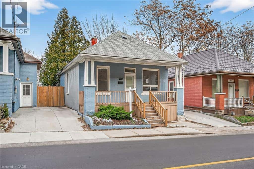 495 CHARLTON Avenue E — Hamilton, Ontario - Photo 4 of 39