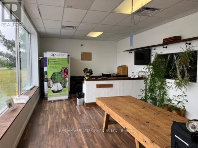 650 CUMBERLAND STREET — Cornwall - Main photo