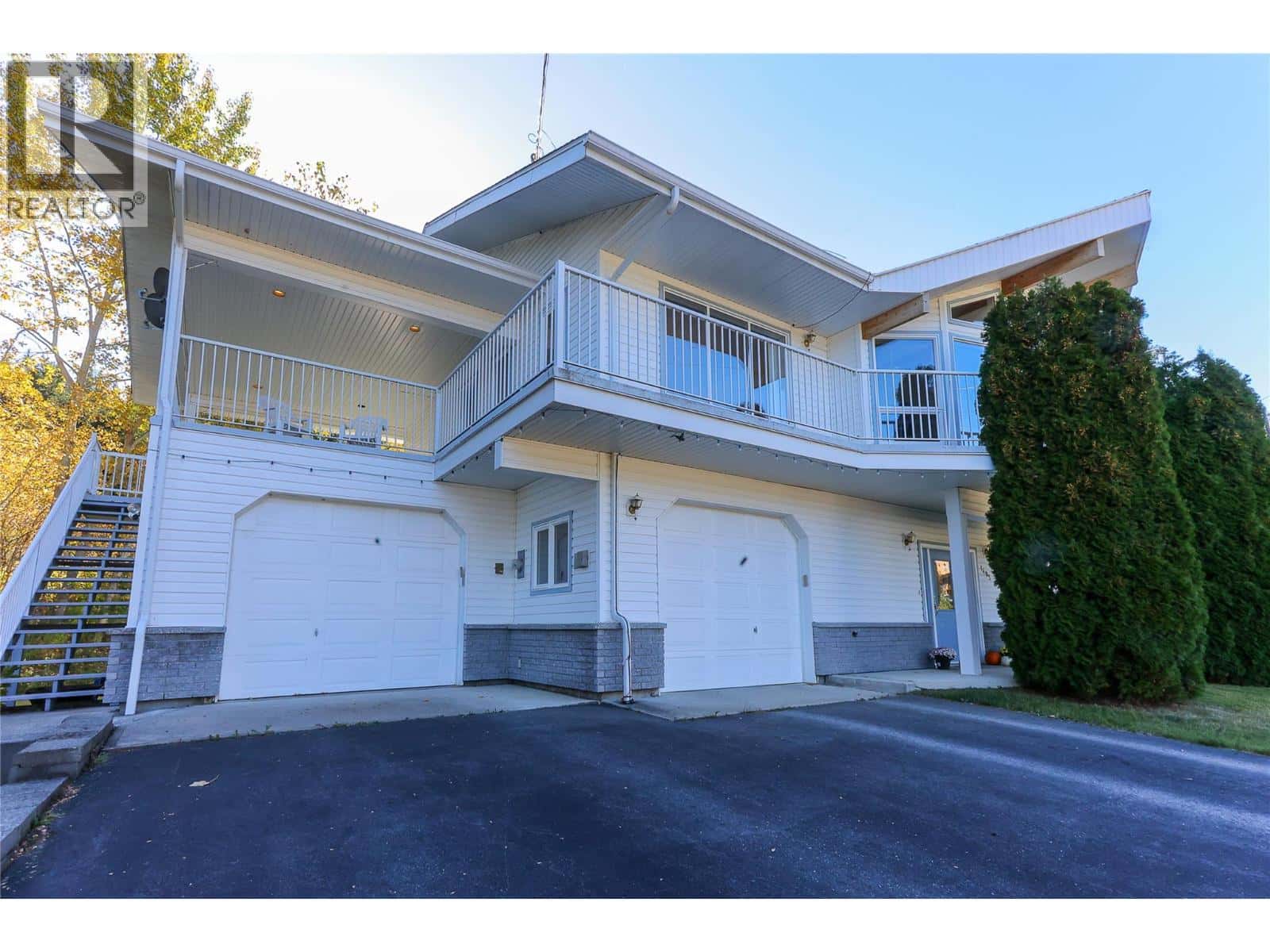 1495 VICTORIA Avenue — Rossland, British Columbia - Photo 4 of 55