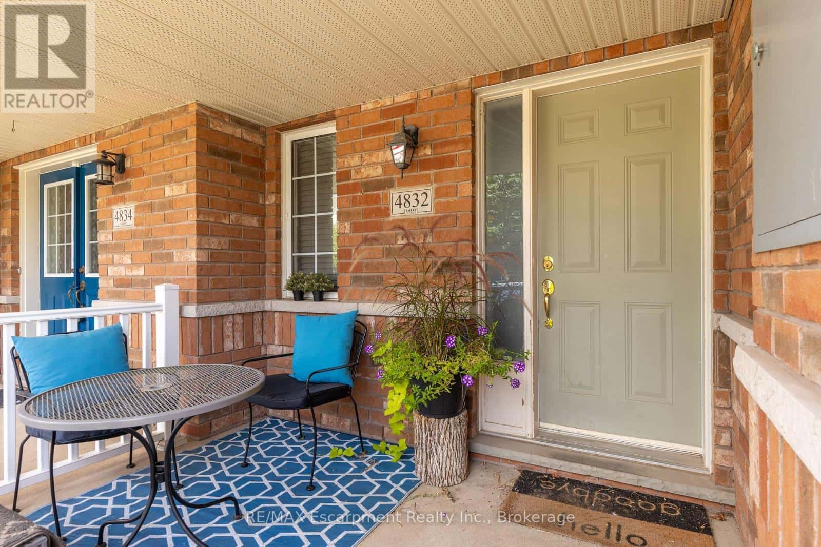 4832 CAPRI CRESCENT — Burlington (Alton), Ontario - Photo 3 of 12