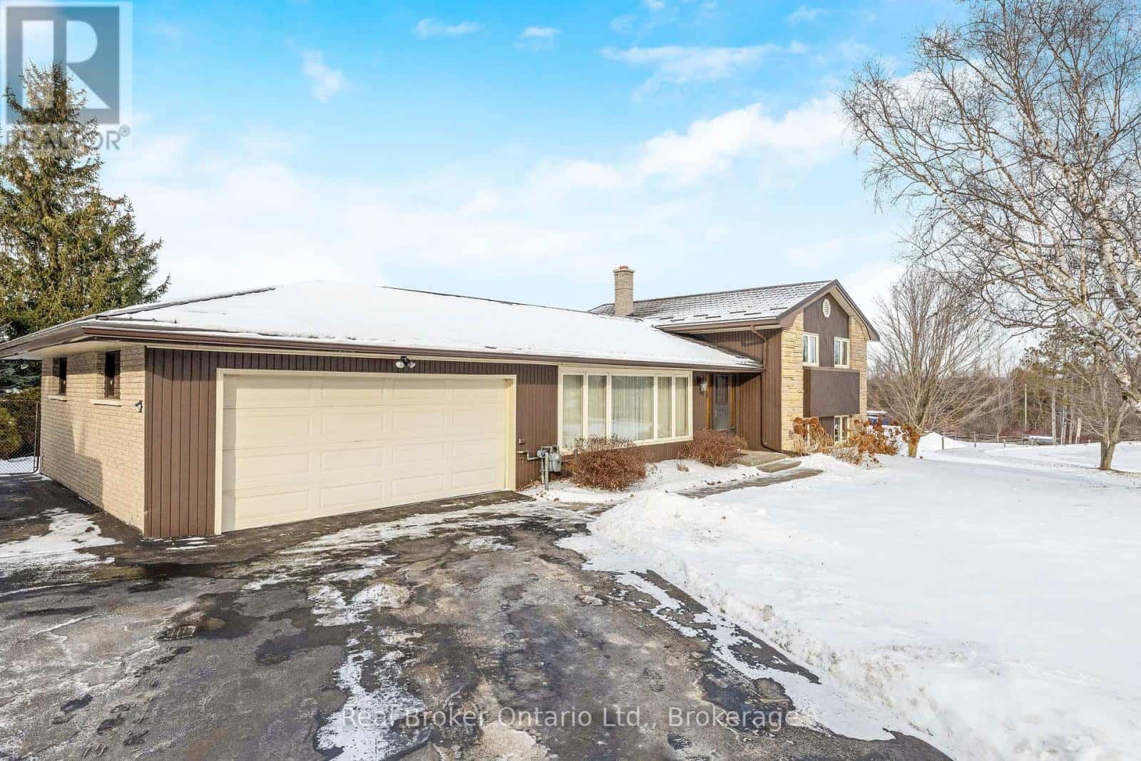 9412 SIDEROAD 17 — Erin, Ontario - Photo 4 of 34