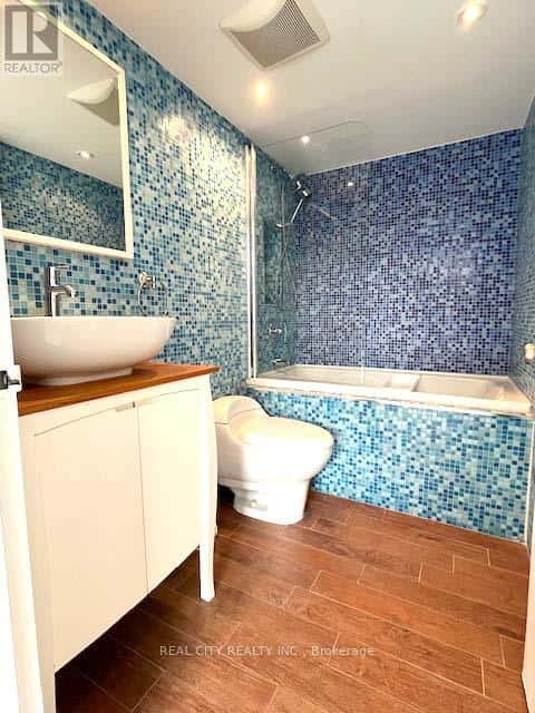 Mississauga (City Centre) — Mississauga (City Centre) - Photo 4 of 22