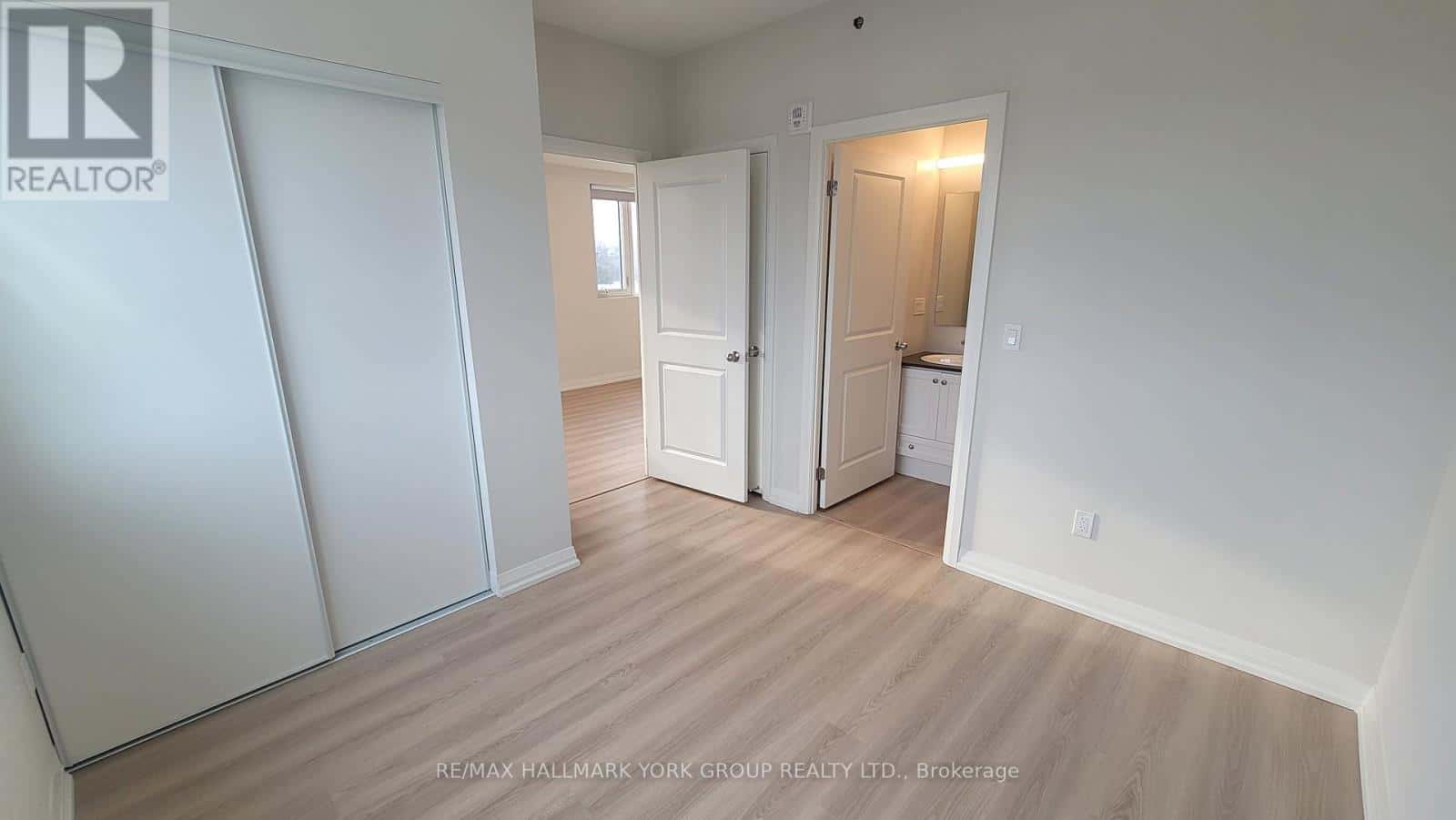 Richmond Hill (Oak Ridges) — Richmond Hill (Oak Ridges) - Photo 2 of 10