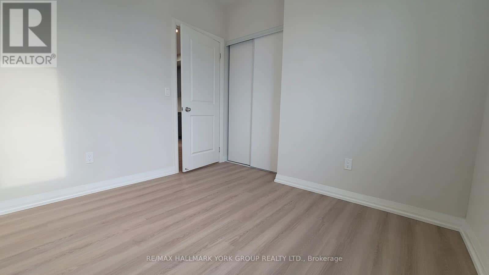 Richmond Hill (Oak Ridges) — Richmond Hill (Oak Ridges) - Photo 4 of 10