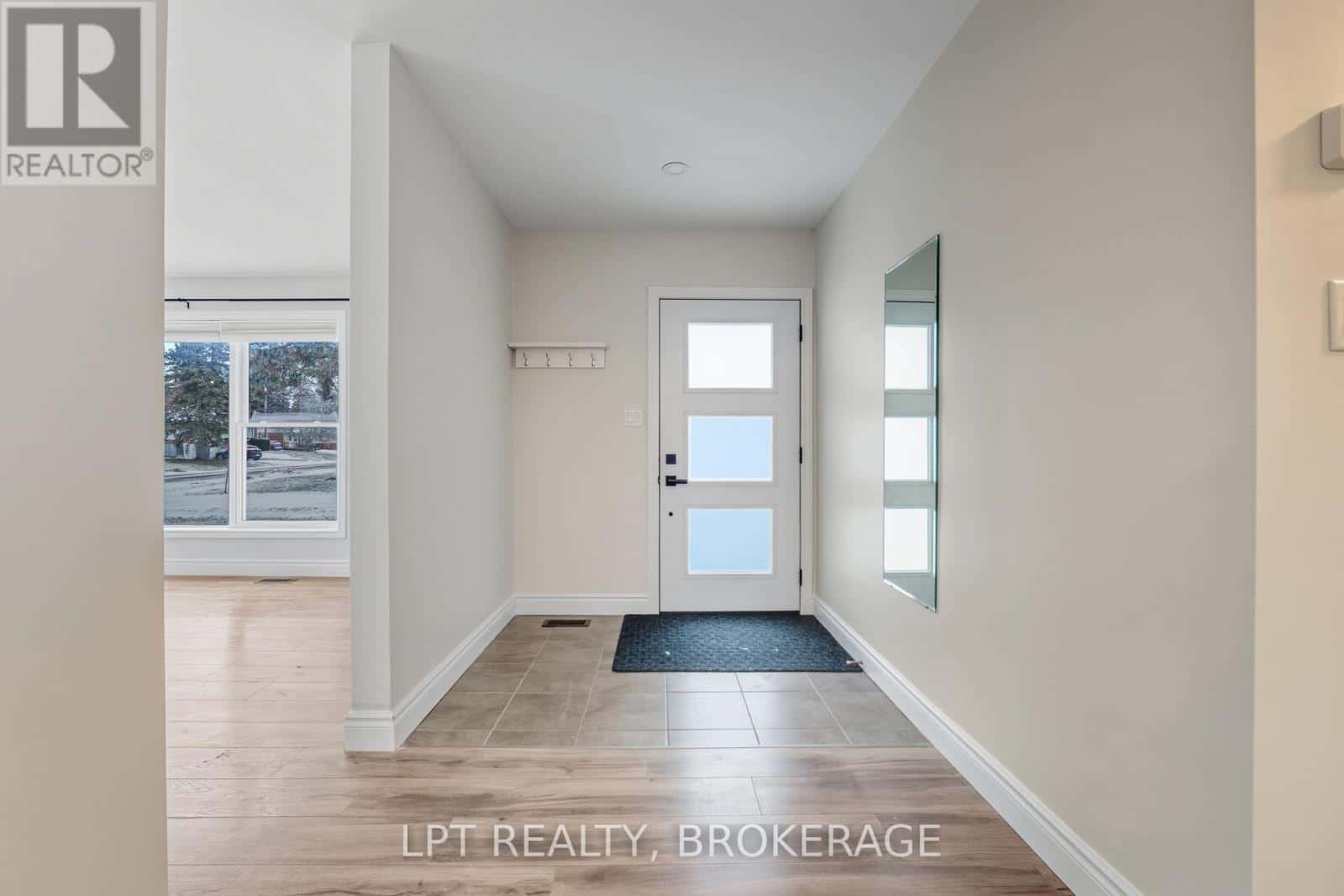 9 ELIZABETH AVENUE — Kingston (West of Sir John A. Blvd), Ontario - Photo 4 of 96