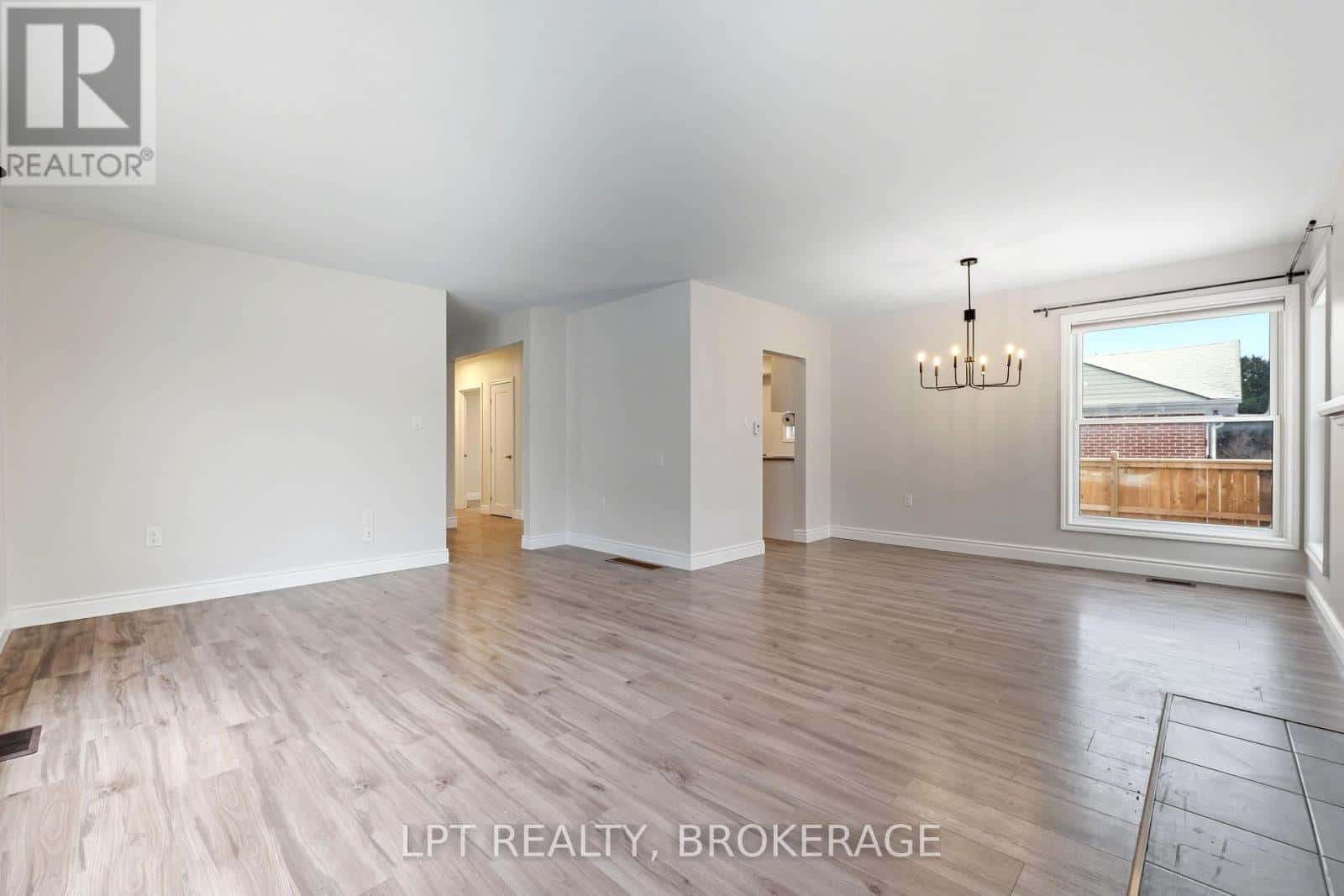 9 ELIZABETH AVENUE — Kingston (West of Sir John A. Blvd), Ontario - Photo 5 of 96