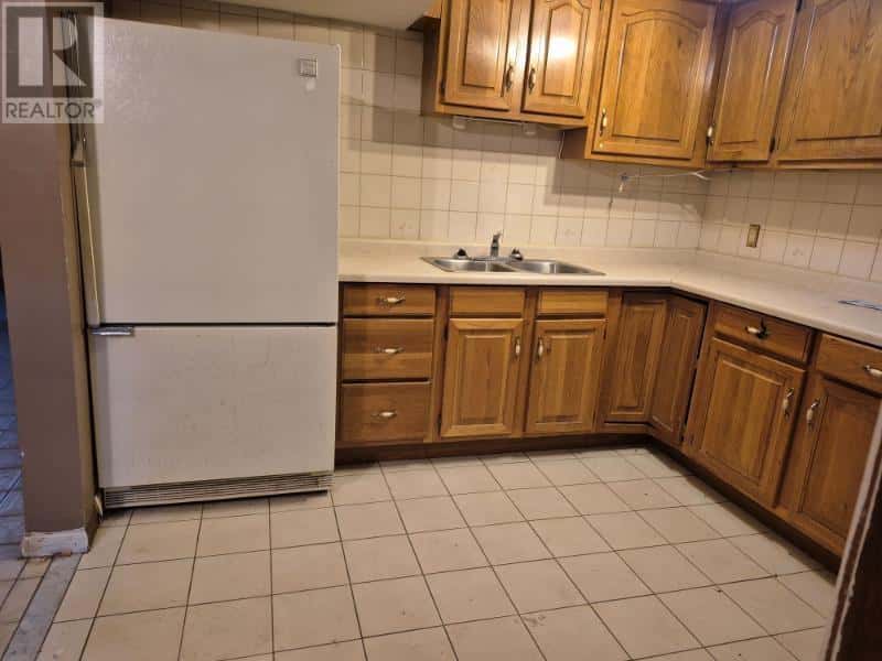 116 Huntington CT — Thunder Bay - Photo 5 of 17