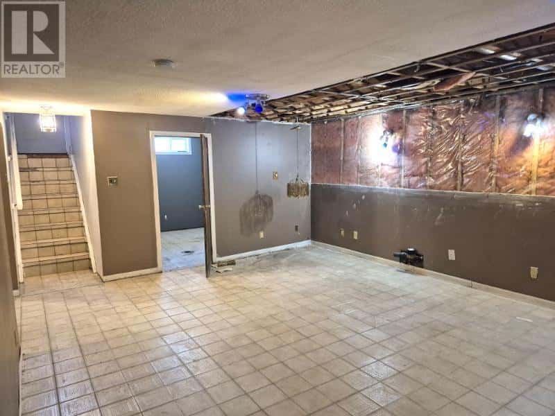 116 Huntington CT — Thunder Bay - Photo 3 of 17