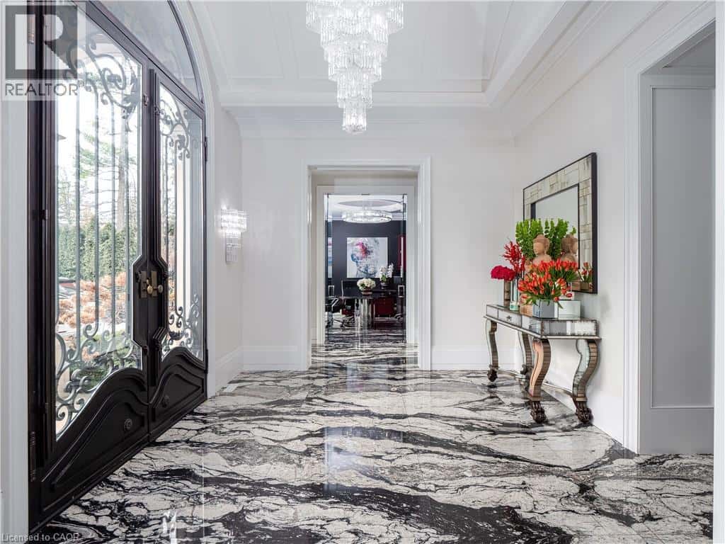 15 CHARTWELL Road — Oakville - Photo 5 of 37