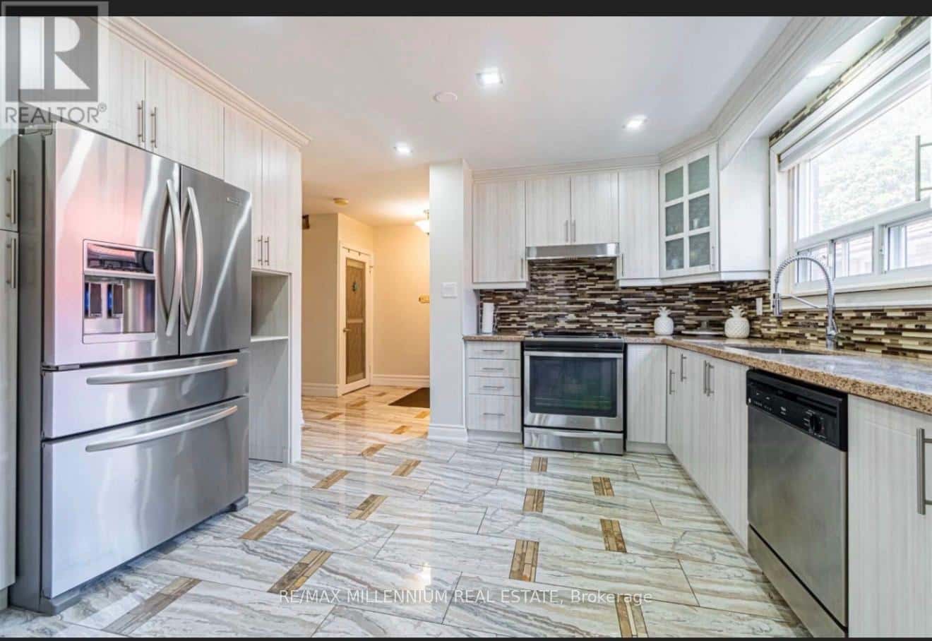 84 DORSET DRIVE — Brampton (Southgate), Ontario - Photo 3 of 24