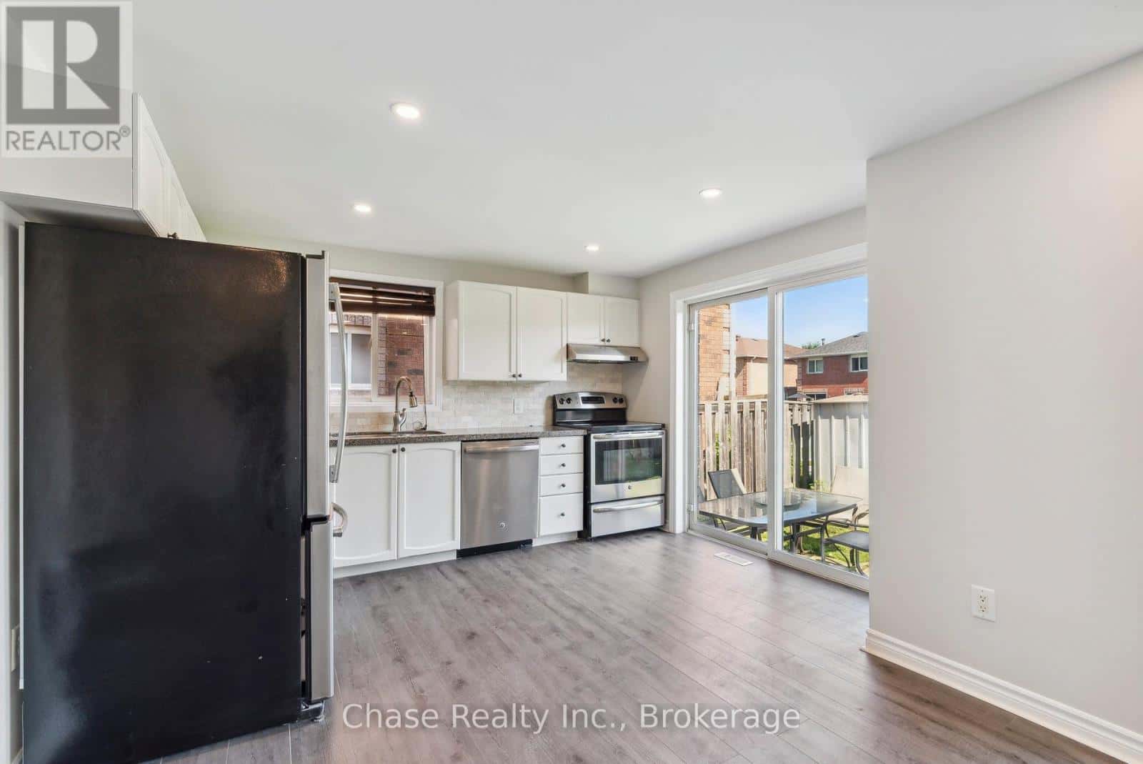 46 SYDENHAM WELLS — Barrie (Georgian Drive), Ontario - Photo 5 of 54