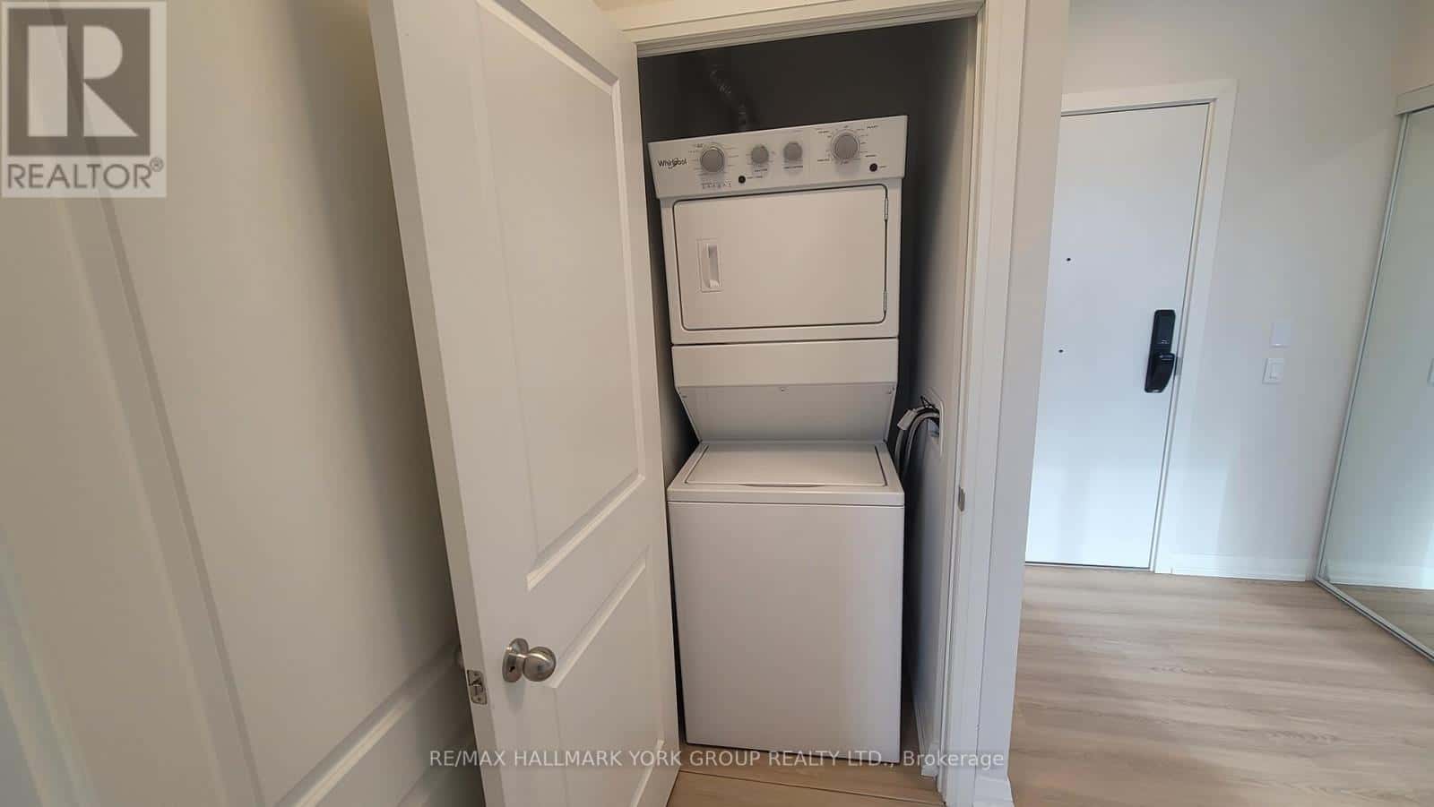 Richmond Hill (Oak Ridges) — Richmond Hill (Oak Ridges) - Photo 4 of 11