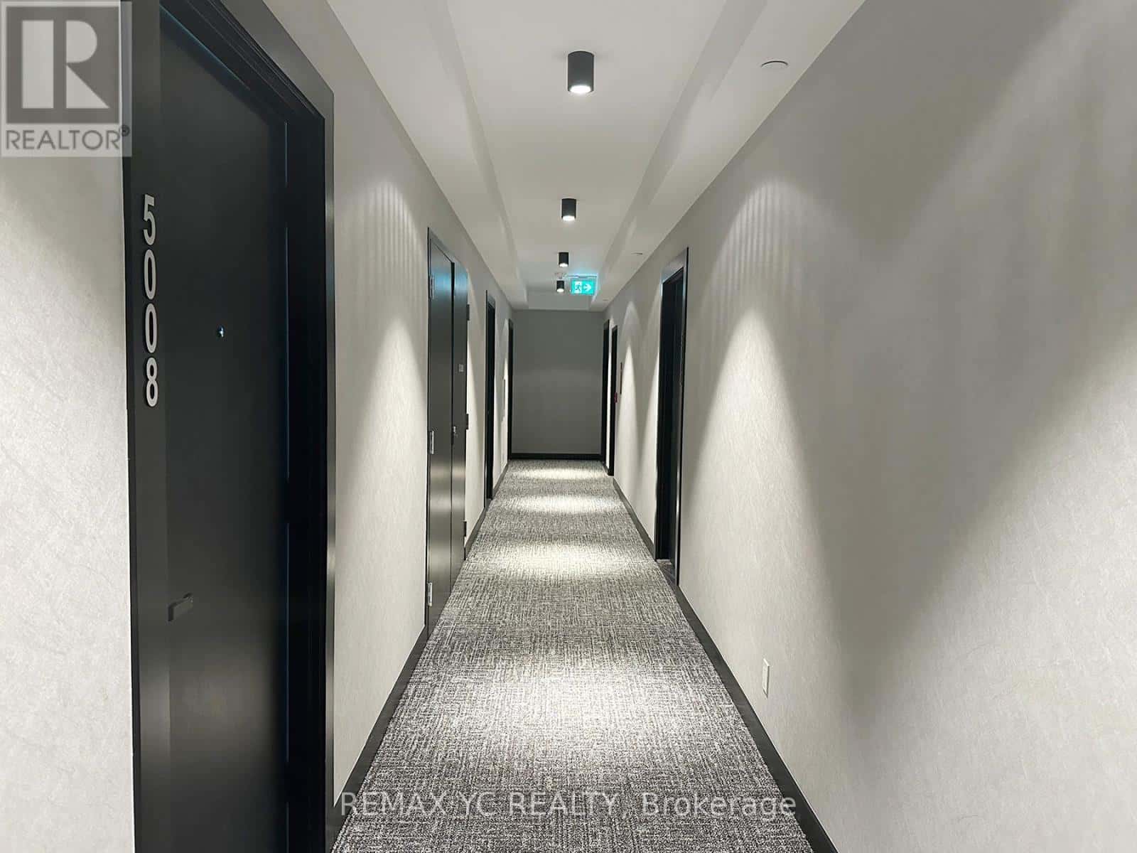 Toronto (Church-Yonge Corridor) — Toronto (Church-Yonge Corridor) - Photo 4 of 20