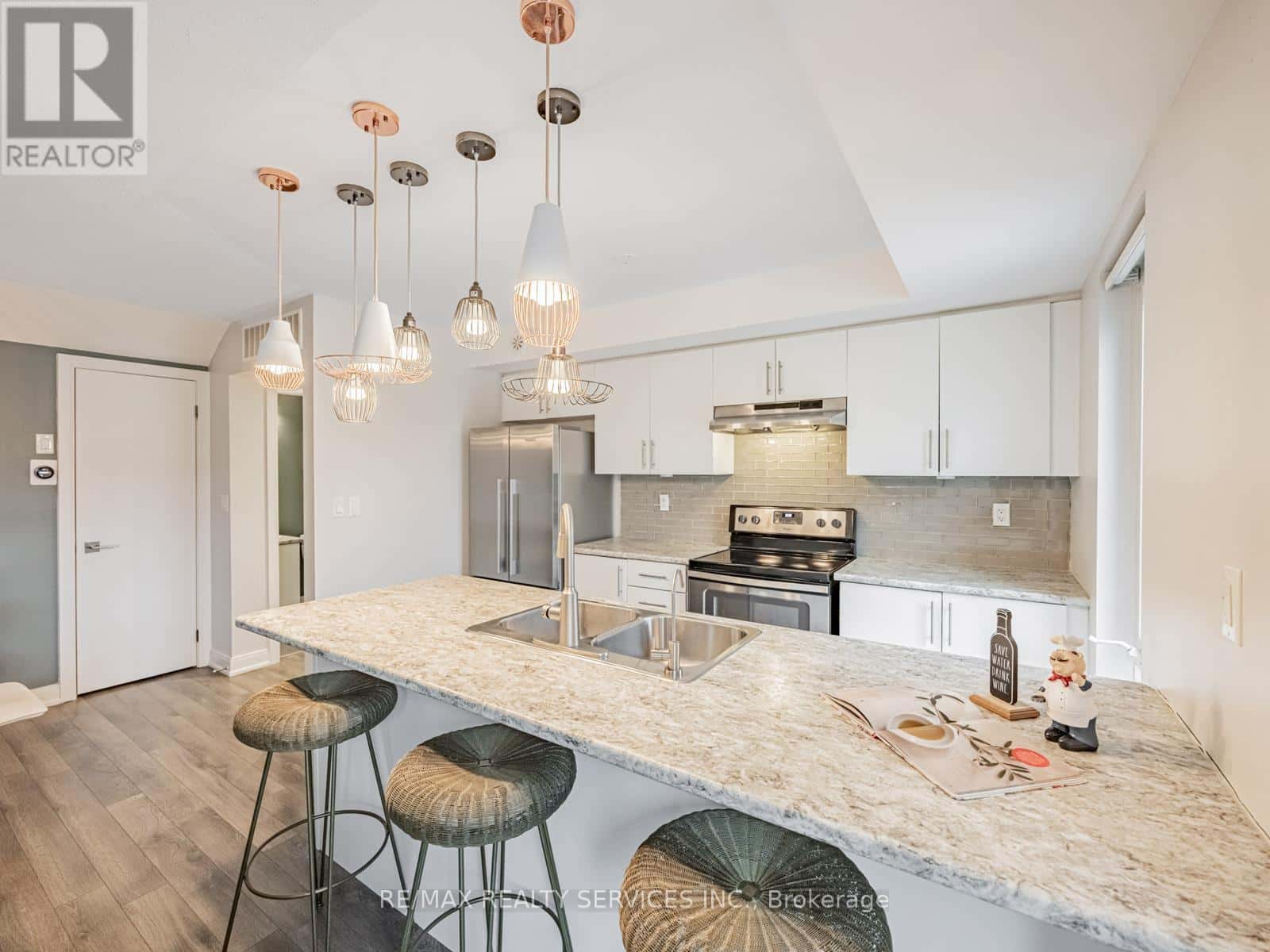 60 - 100 DUFAY ROAD — Brampton (Northwest Brampton), Ontario - Photo 5 of 21