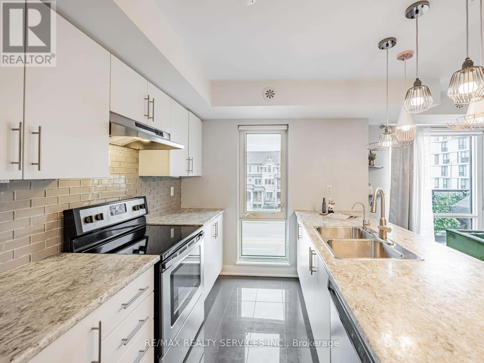 60 - 100 DUFAY ROAD — Brampton (Northwest Brampton), Ontario - Photo 2 of 21