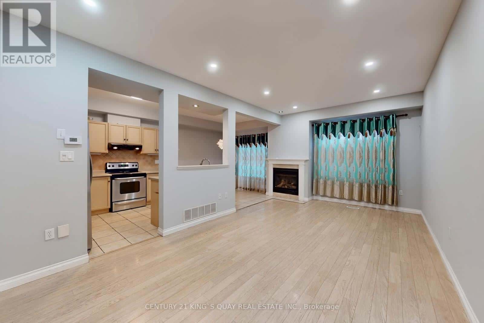 Hamilton (Ancaster) — Hamilton (Ancaster) - Photo 5 of 50