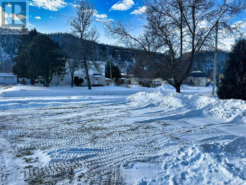 Red Rock — Red Rock - Photo 3 of 50