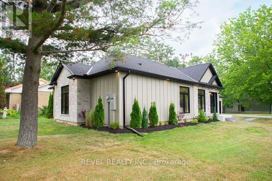 68 HAMILTON PLANK ROAD — Norfolk (Port Dover), Ontario - Photo 2 of 39