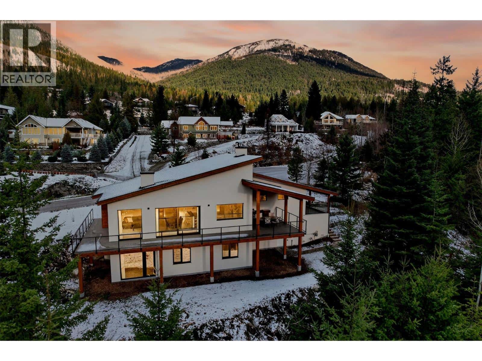 6804 Grandview Drive