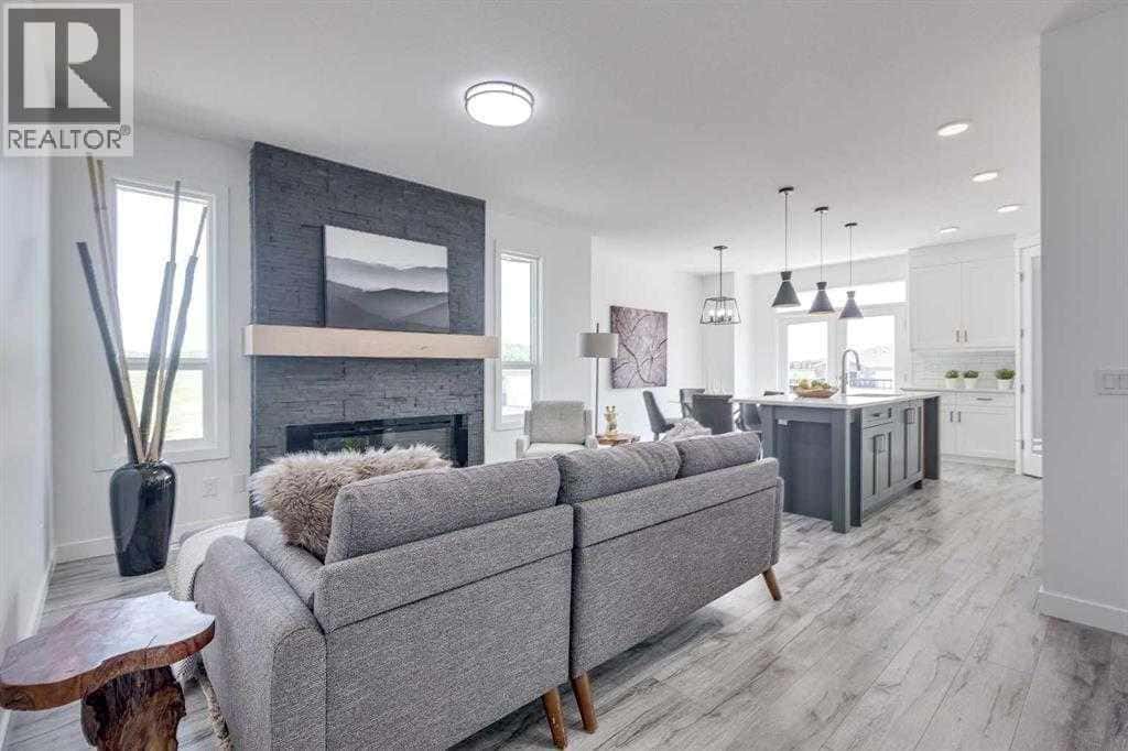 4240 Bauman Way — Innisfail, Alberta - Photo 2 of 19