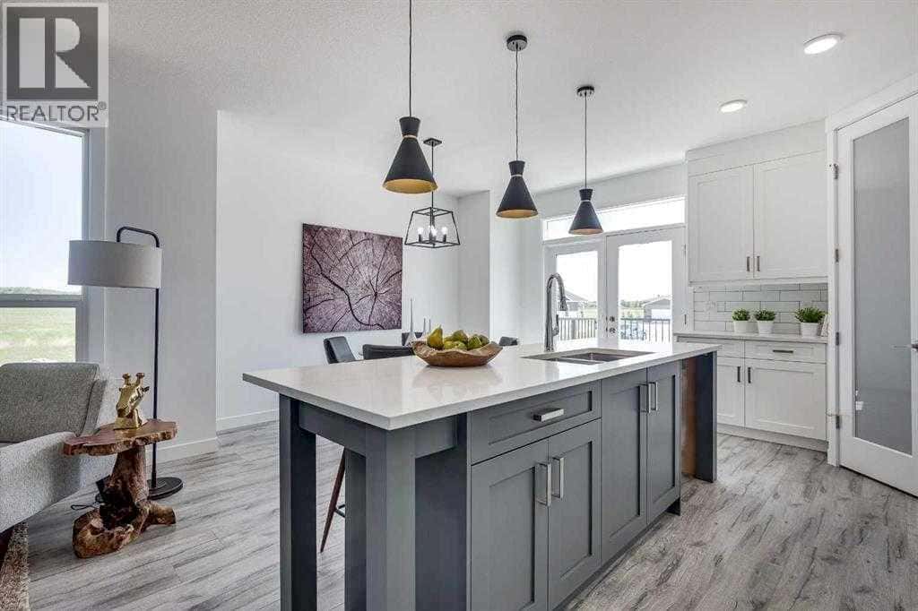 4240 Bauman Way — Innisfail, Alberta - Photo 4 of 19