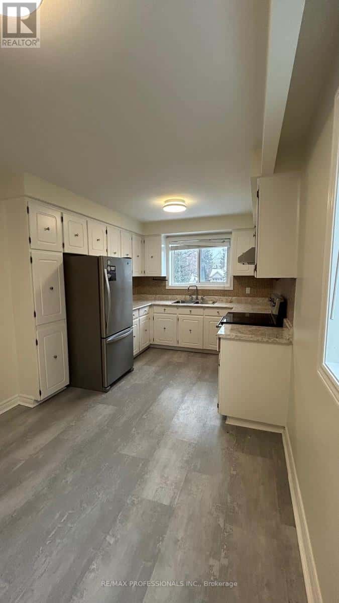 MAIN - 48 BURLINGAME ROAD — Toronto (Alderwood) - Photo 4 of 26