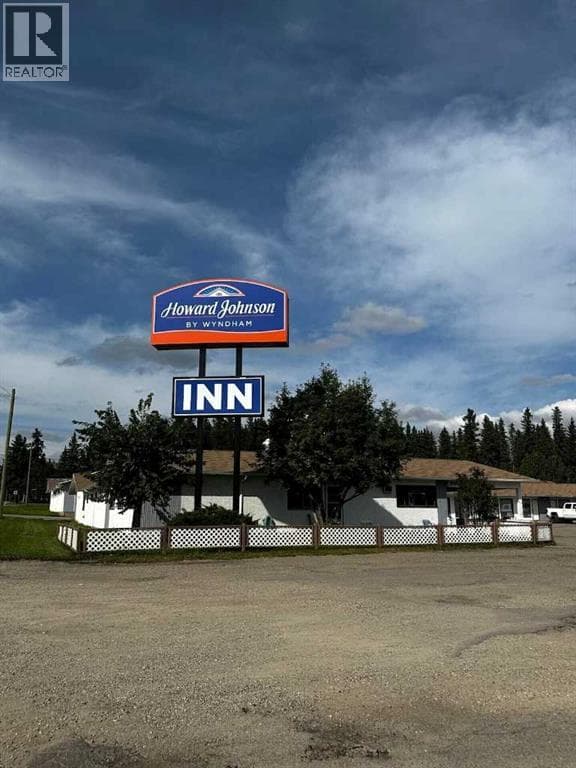 301 42 Street — Edson - Main photo