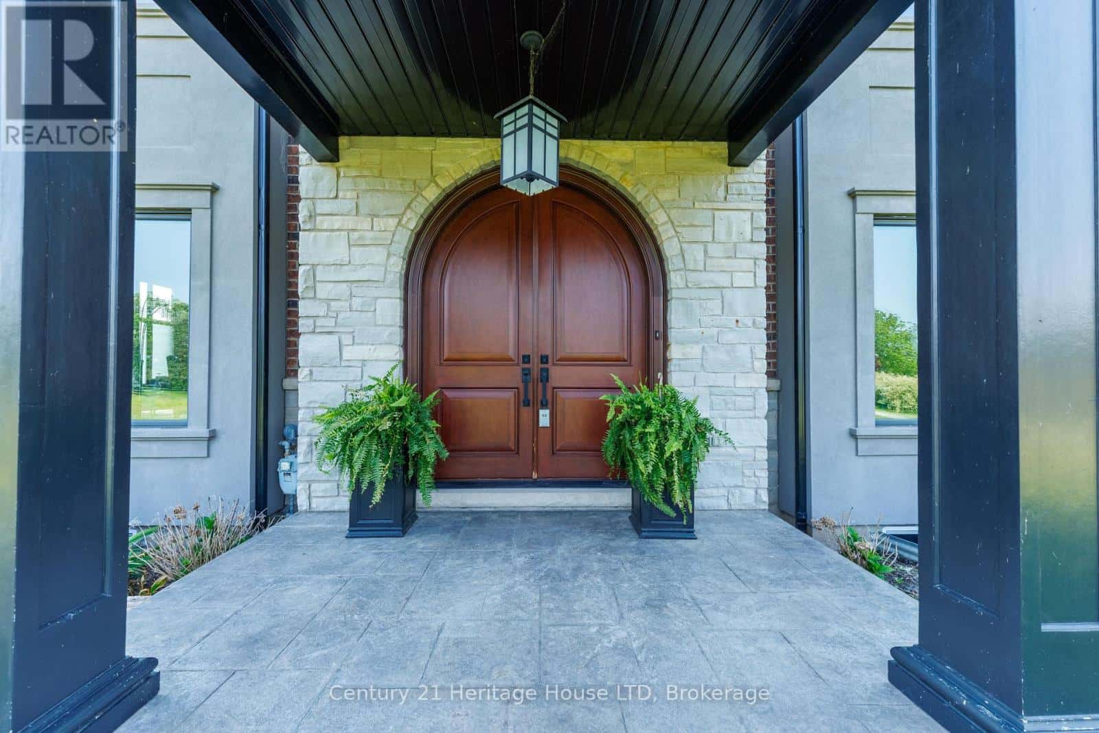 12679 NIAGARA PARKWAY — Niagara Falls (Lyons Creek), Ontario - Photo 5 of 50