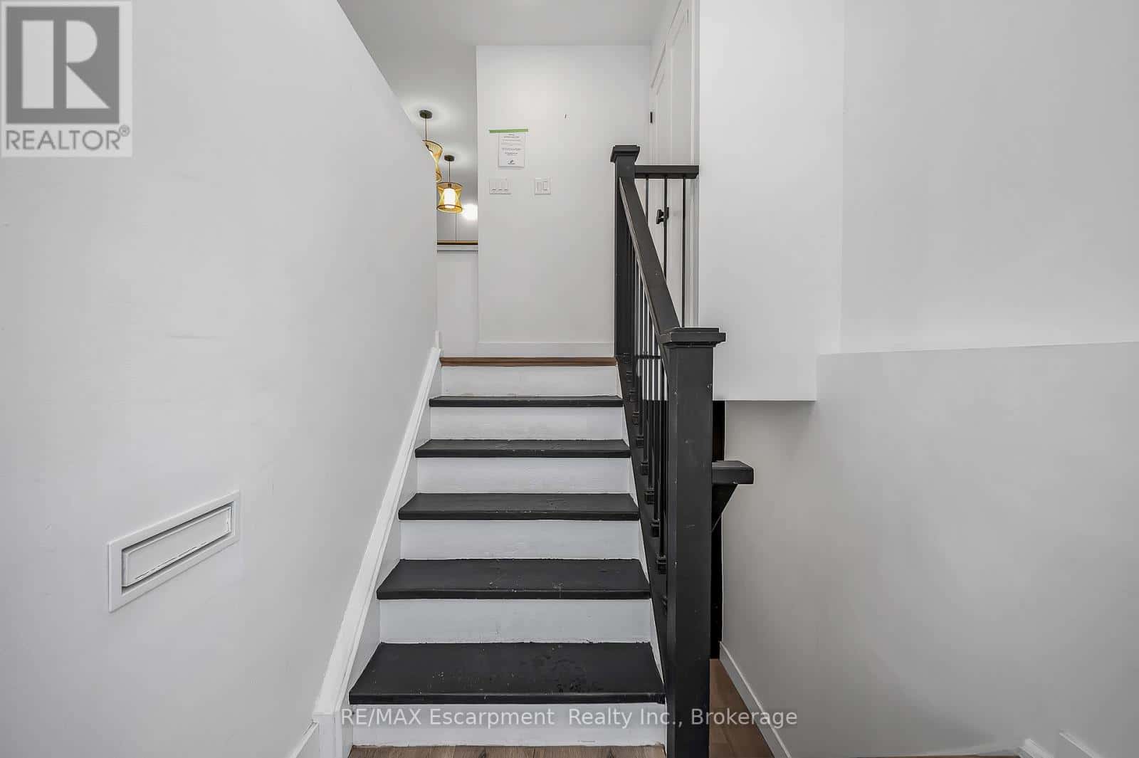 3346 HANNIBAL ROAD — Burlington (Palmer), Ontario - Photo 5 of 38