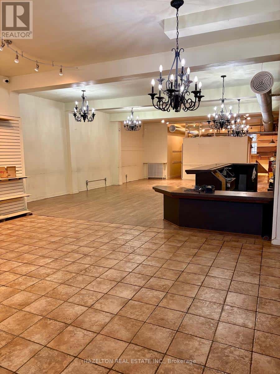 3029 LAKE SHORE BOULEVARD W — Toronto (New Toronto) - Photo 2 of 3