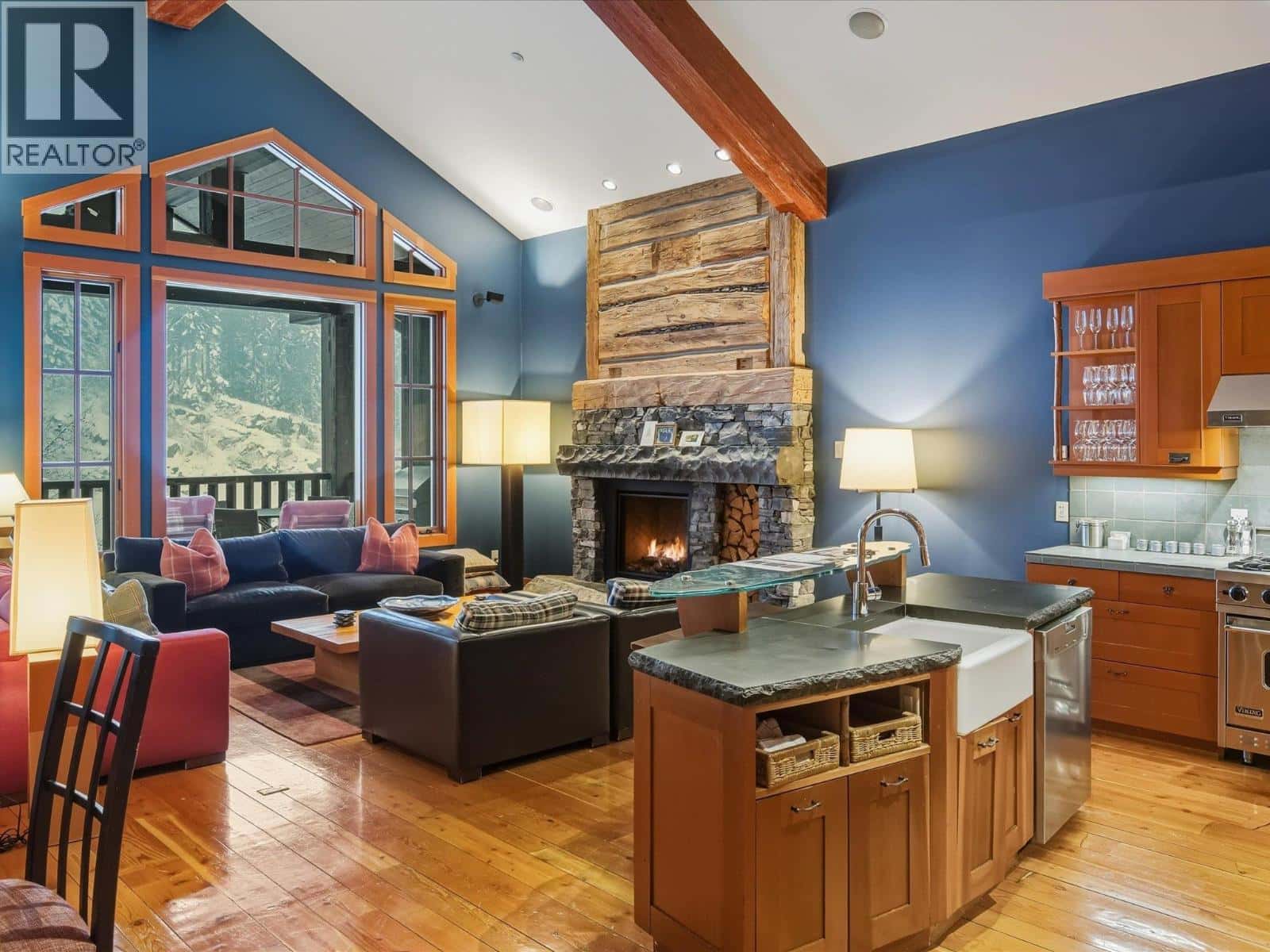 10J 2300 NORDIC DRIVE — Whistler, British Columbia - Photo 2 of 26