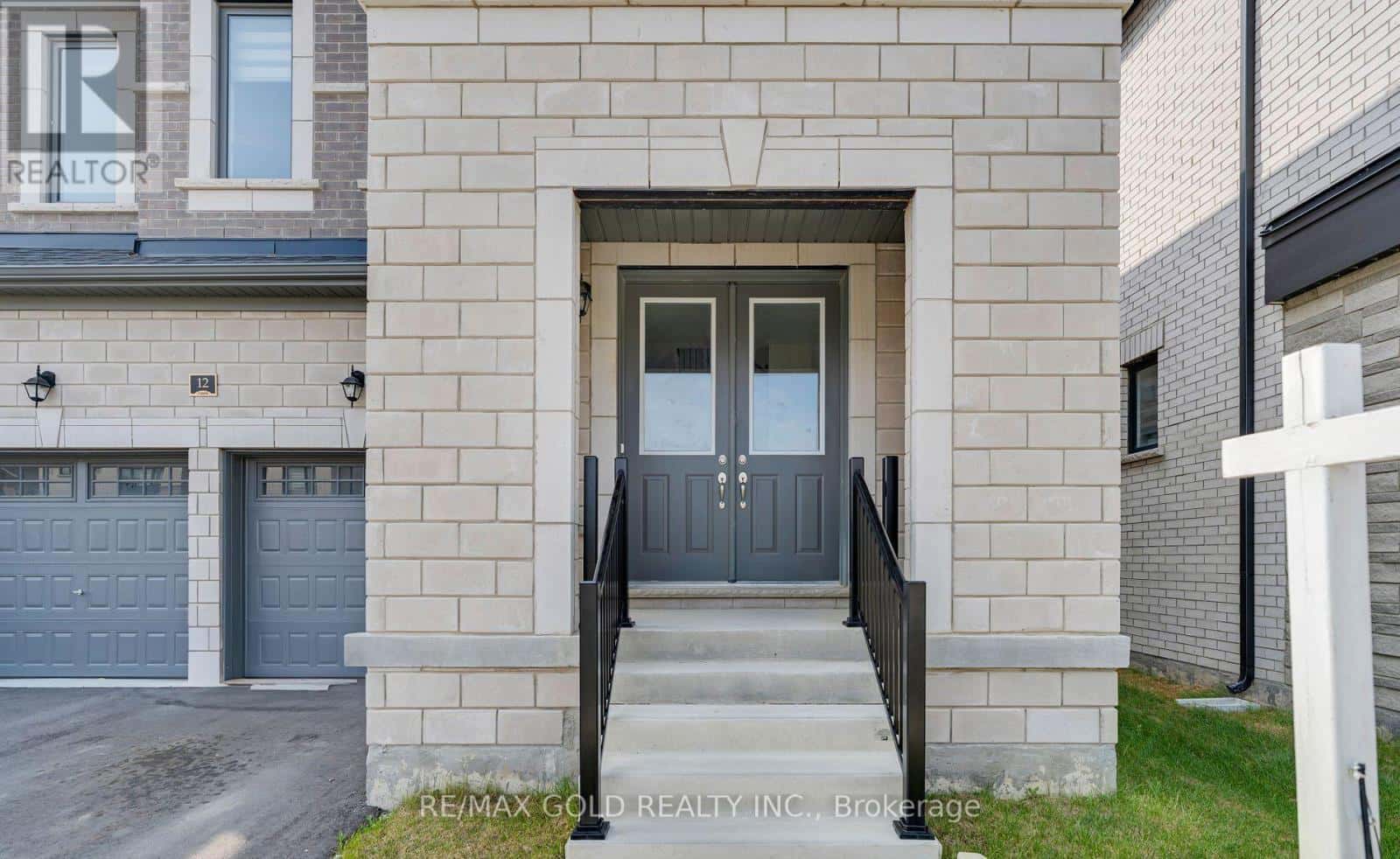 12 VINCENA ROAD — Caledon, Ontario - Photo 2 of 41