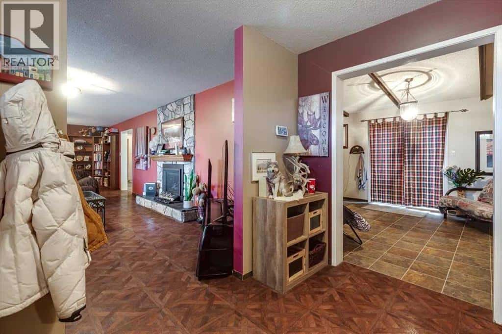 1203 Gough Road — Carstairs, Alberta - Photo 5 of 27