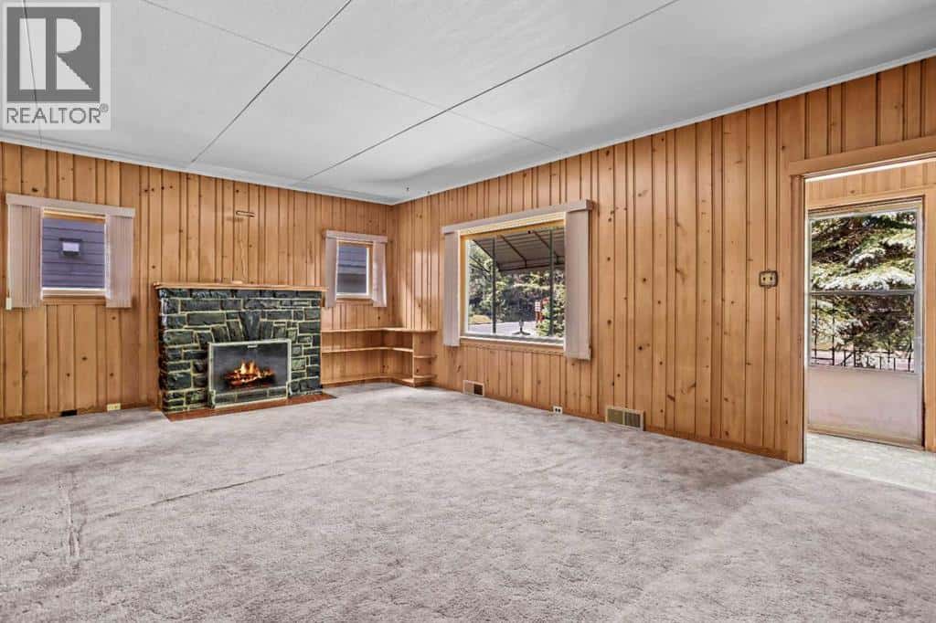 404 Otter Street — Banff, Alberta - Photo 4 of 40