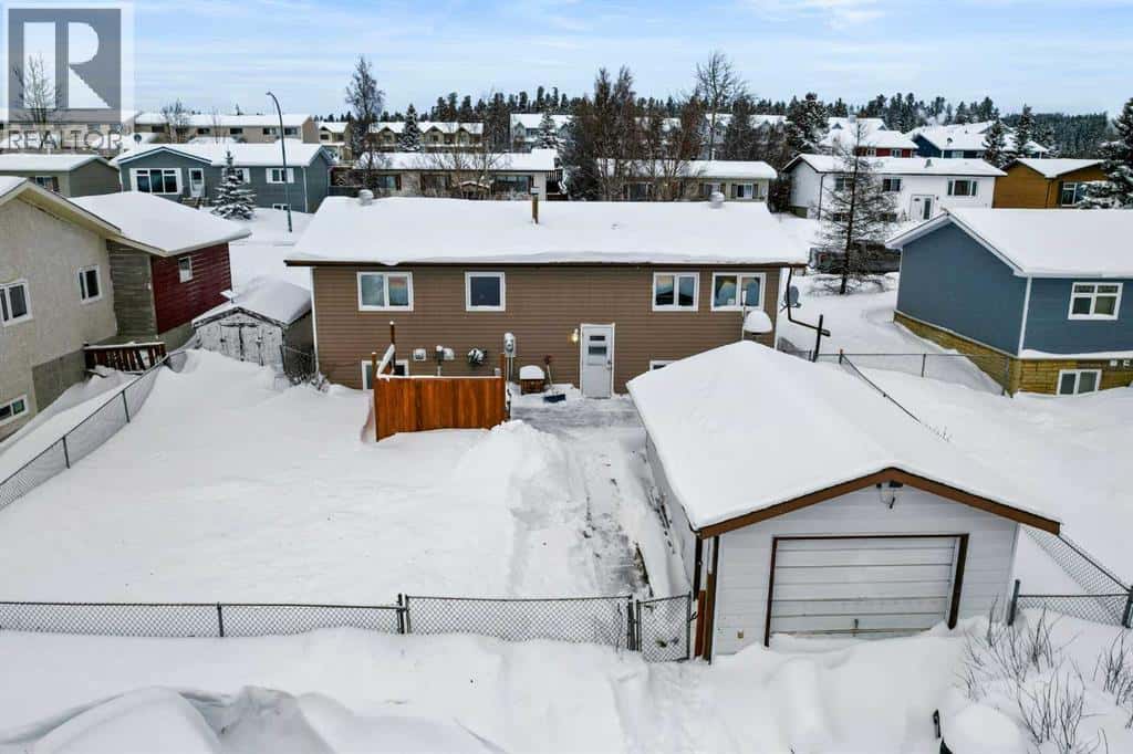 11 Hillside Avenue — Swan Hills, Alberta - Photo 2 of 62