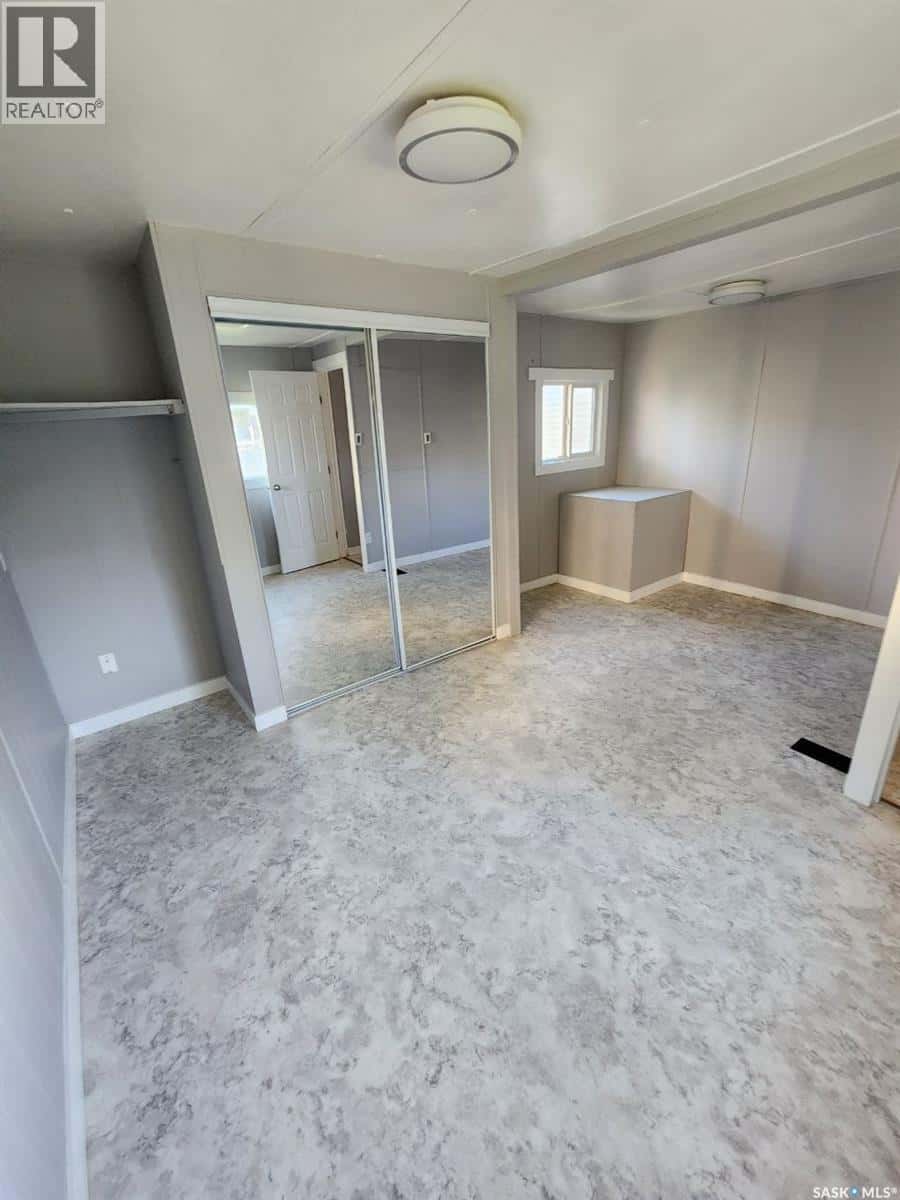 Saskatoon — Saskatoon - Photo 5 of 8